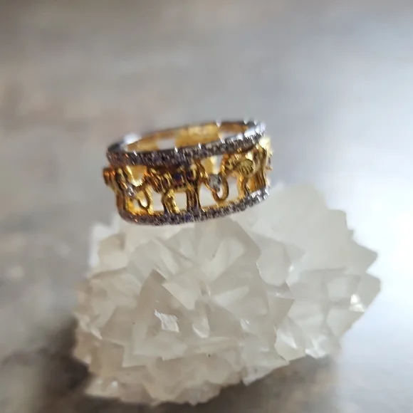 Elegant Gold and Silver Elephant Ring - Picture 13 of 16